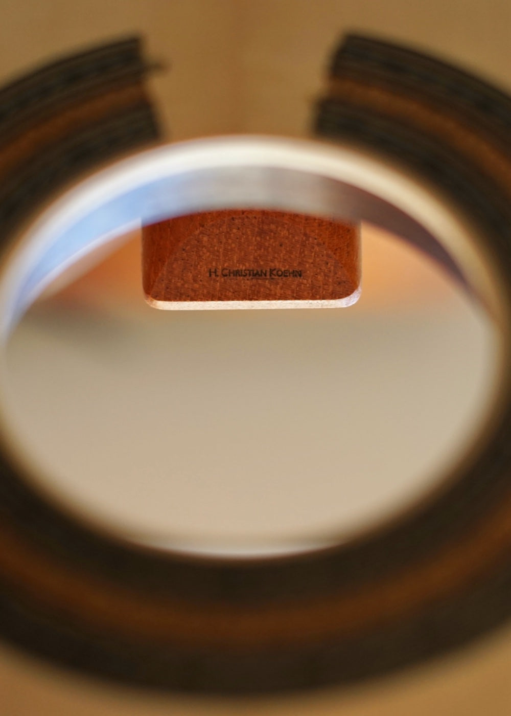 The double top rim at the soundhole