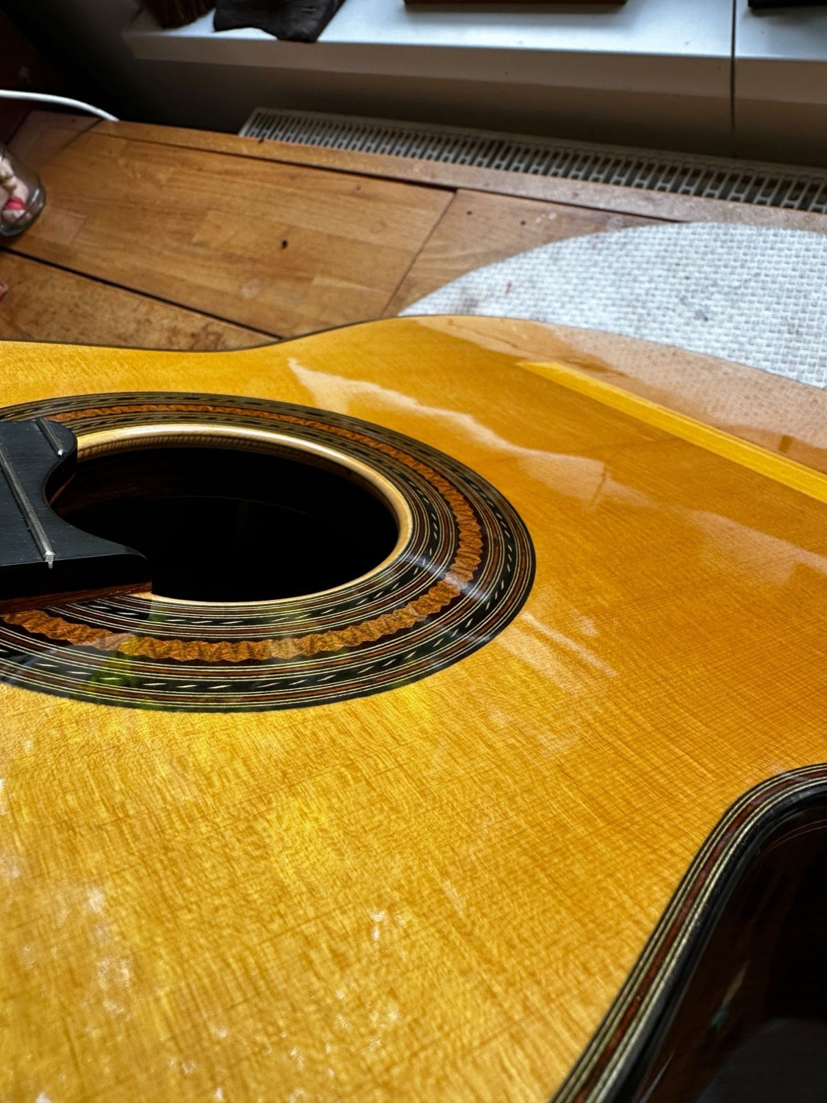 The nitrified top under finished French polish